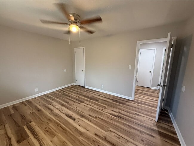 Building Photo - Updated 2 Bedroom in Brainerd! New Floorin...