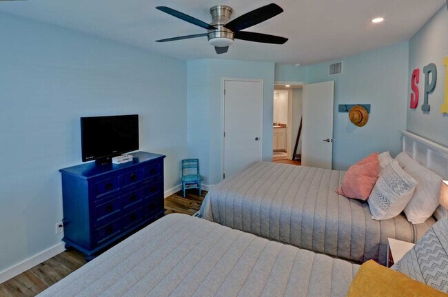 Building Photo - 200 Padre Blvd