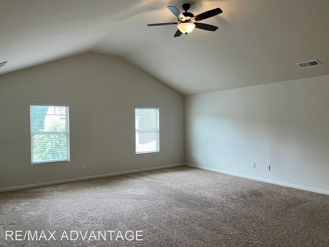 Building Photo - 4 br, 2.5 bath House - 2700 Feldspar Way