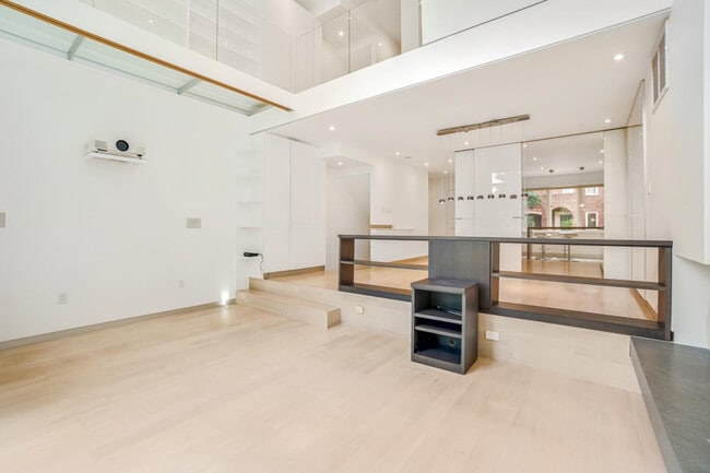 Building Photo - 3927 Georgetown Ct NW