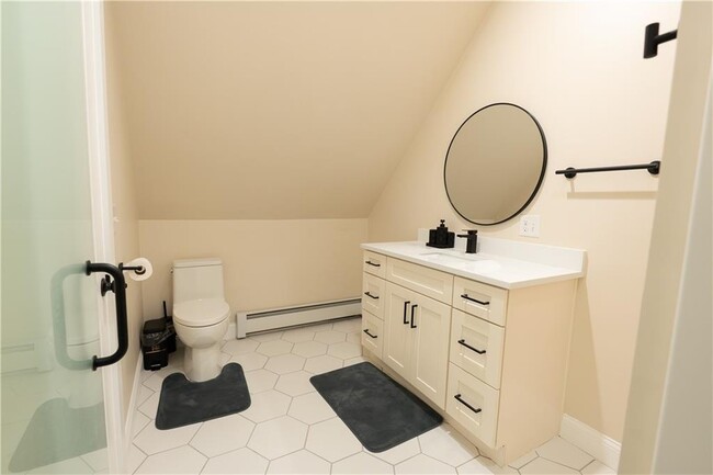 Building Photo - 197 Old Great Rd