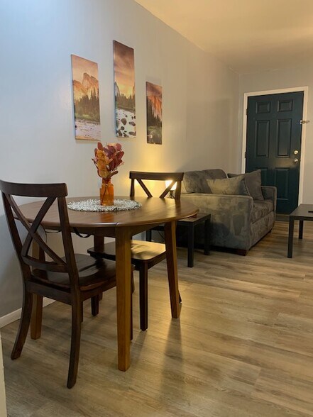 Building Photo - 28 Cedarwood Ln