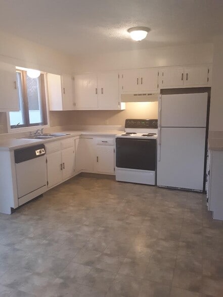 Building Photo - 3617 Mount Pleasant St NW