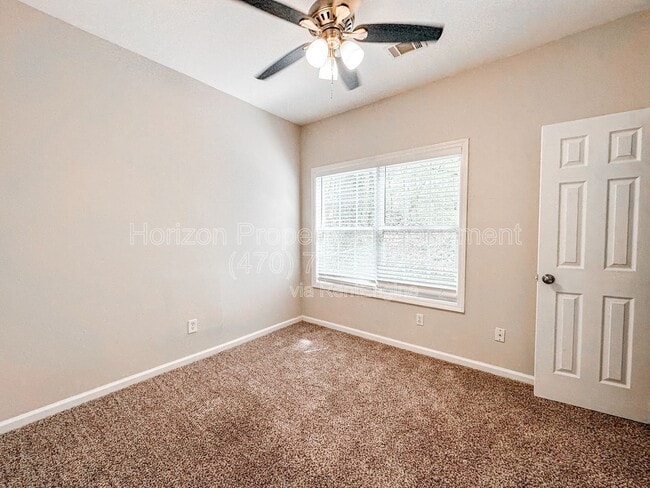 Building Photo - 3230 Century Dr