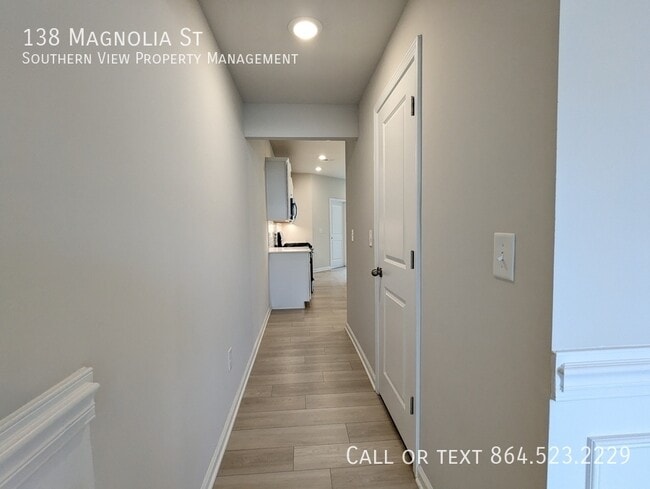 Building Photo - 138 Magnolia St
