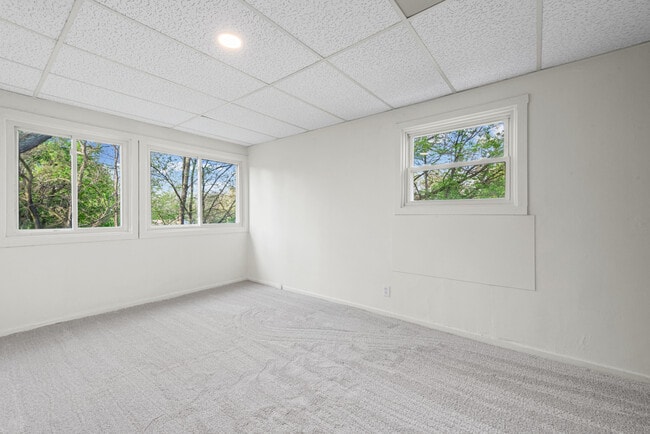 Building Photo - 31546 Alpena Ct