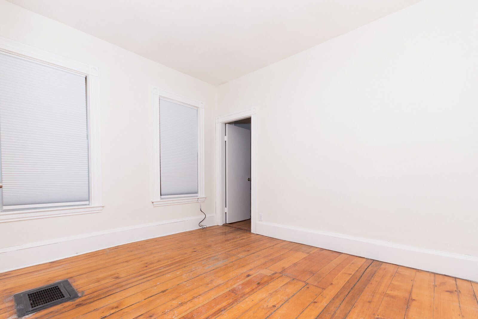 Building Photo - 25 Oakwood St