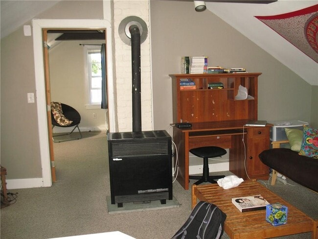 Building Photo - 15 Webster St