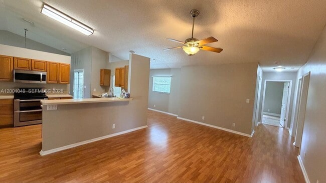 Building Photo - 11540 NW 27th Ct