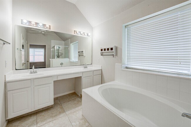 Building Photo - 6543 Horsepen Bayou Dr