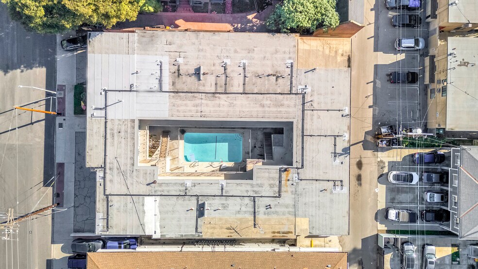 Building Photo - 1230 W 29th St