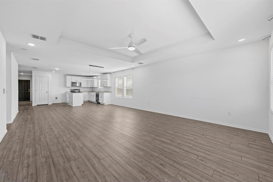 Building Photo - 2008 Vlg Crk Ln