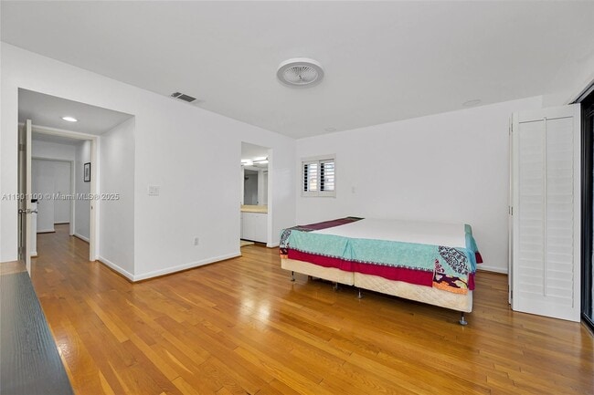 Building Photo - 2600 Cardena St