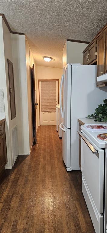 Building Photo - 3636 LAZY LAKE Dr S