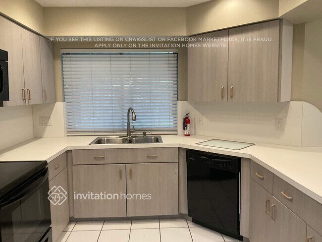 Building Photo - 13427 Kingsbury Dr