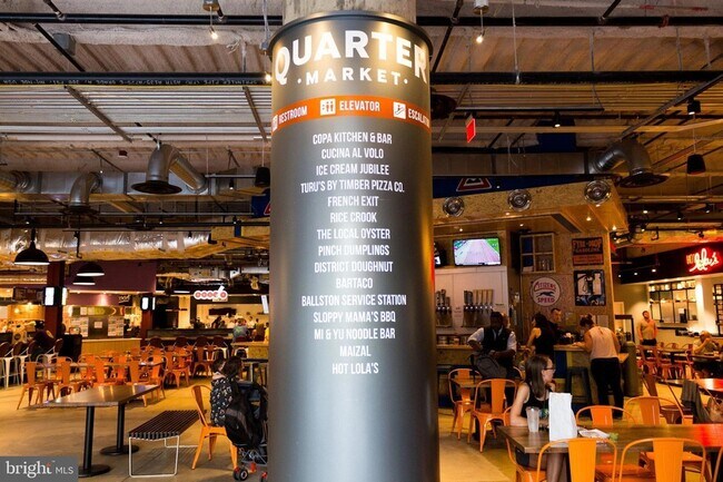 Building Photo - 3800 Fairfax Dr