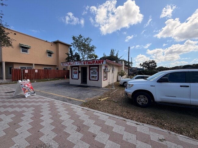 Building Photo - 1551 NW 6th St