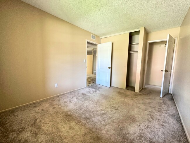 Building Photo - 11348 Barbi Ln
