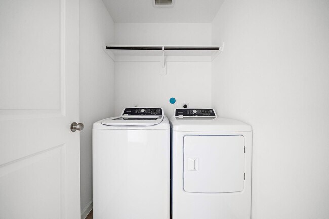 Building Photo - 27142 Breakaway Ln