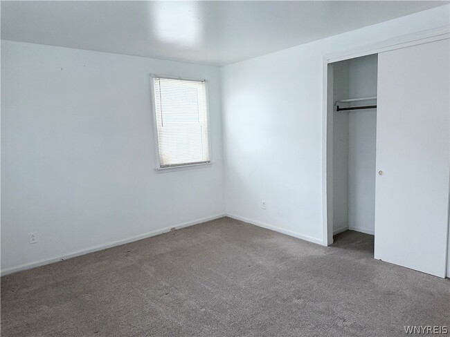 Building Photo - 263 Fruitwood Terrace