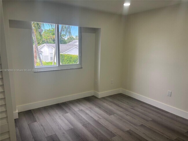 Building Photo - 9435 SW 144th Ct