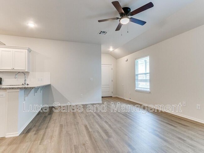 Building Photo - 3801 Franks Wy