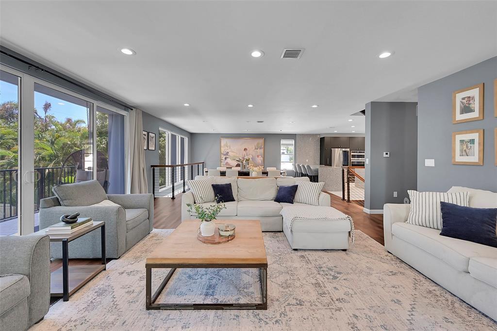 Building Photo - 640 NE 17th Way