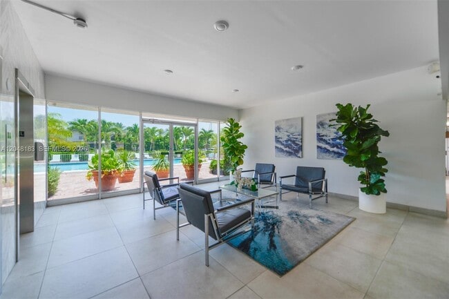 Building Photo - 401 Golden Isles Dr