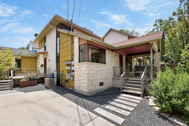 Building Photo - 805 Cumberland Rd