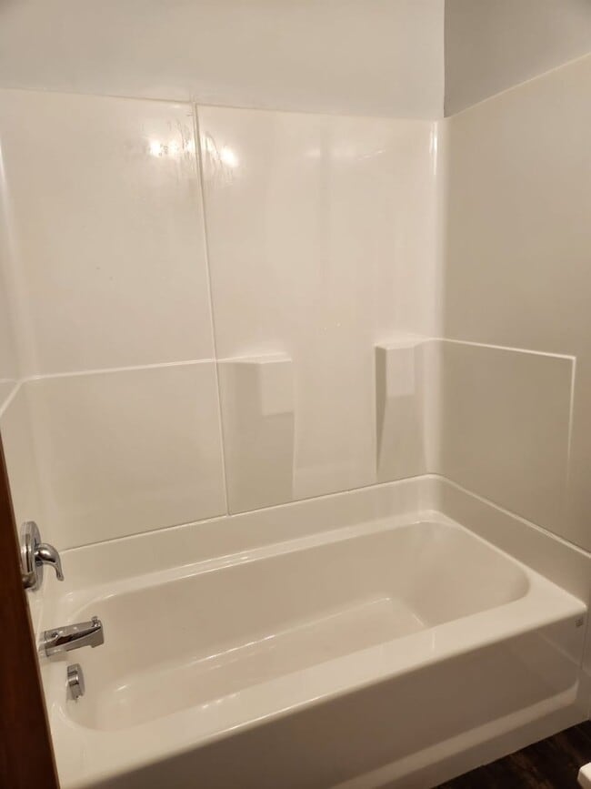 Building Photo - 6344 Eastside Hwy