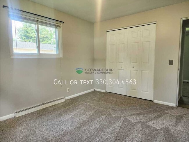Building Photo - 8250 E Wadora Cir NW