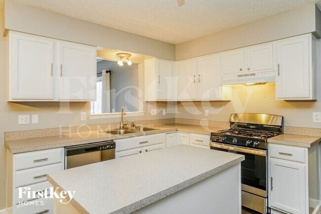 Building Photo - 1896 Berwick Ct