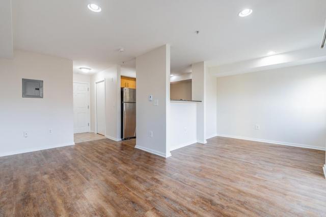 Building Photo - 0 bedroom in Seattle WA 98119