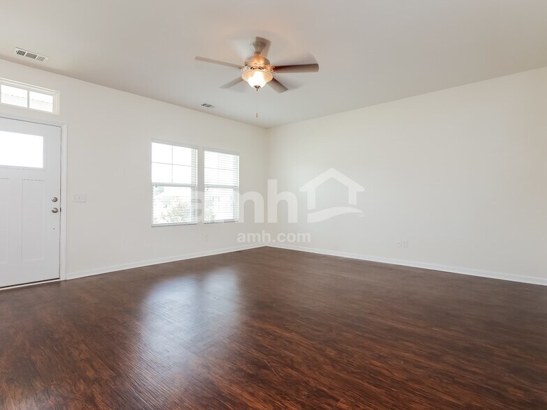 Building Photo - 311 Dogwood Cir