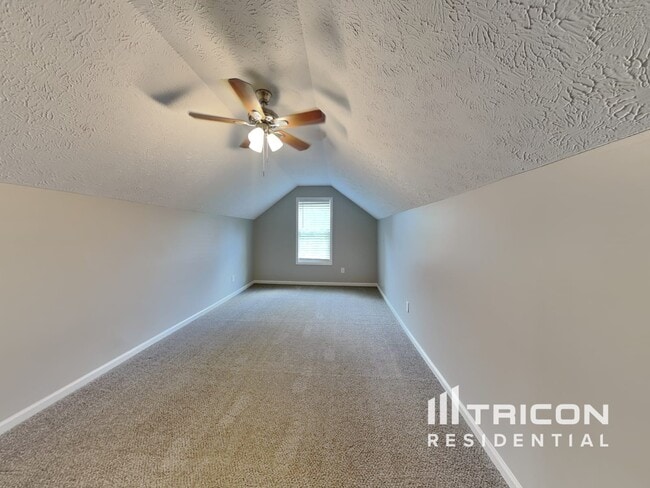 Building Photo - 1512 Riverglen Dr
