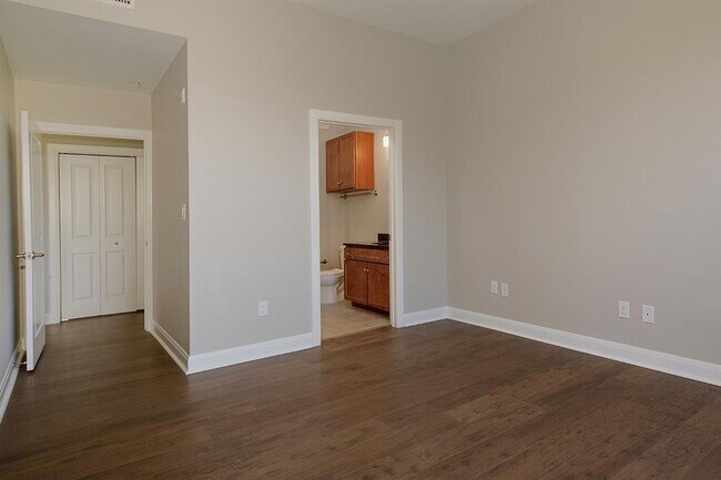 Building Photo - 300 St Joseph Pkwy