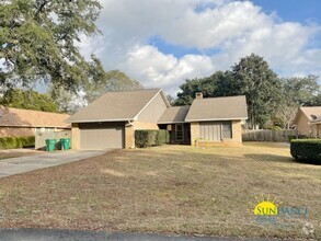 Building Photo - Charming 3-Bedroom Brick Home in Bluewater...