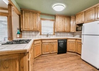 Building Photo - 211 S Fox Dr