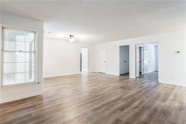 Building Photo - 605 Garden Ct