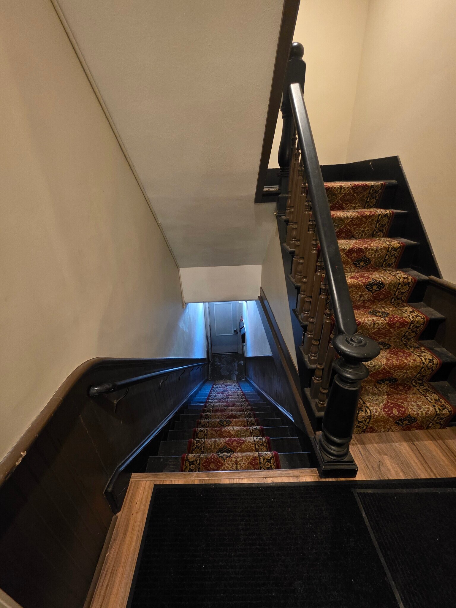 Common Area Stairwell - 809A N Salina St