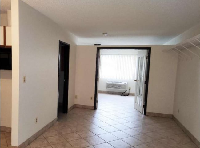 Building Photo - 3305 Sunset Ave