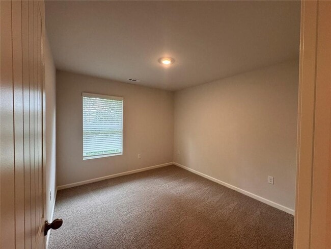 Building Photo - 24 Berryville Dr