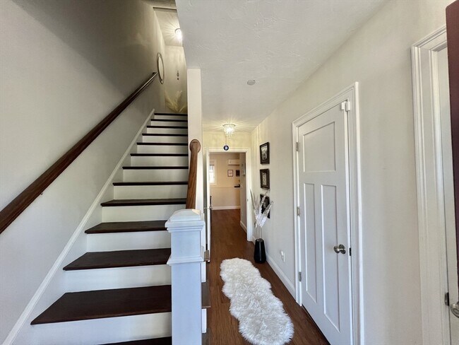 Building Photo - 32 Sugar Maple Ln