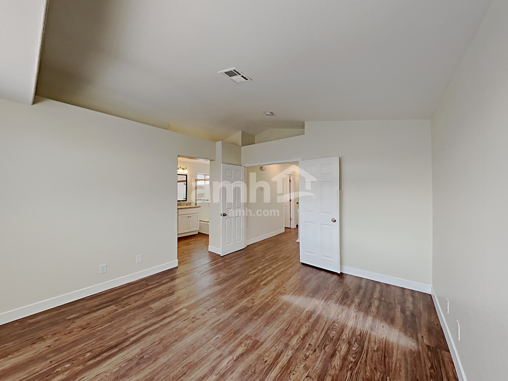 Building Photo - 6920 White Lakes Ave