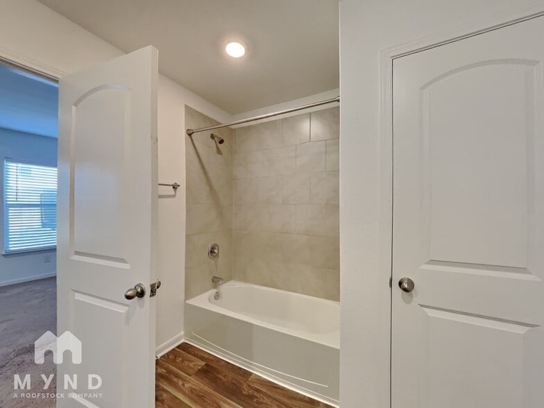 Building Photo - 3988 Prairie Crk