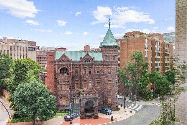 Building Photo - 1330 New Hampshire Ave NW