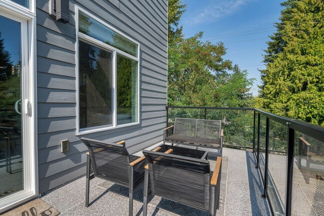 Building Photo - 10404 2nd Pl SW