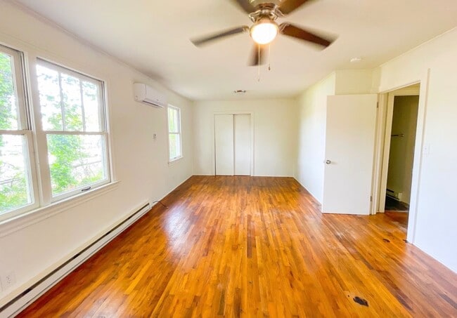 Building Photo - 110-116 Dobbs St - Unit 116