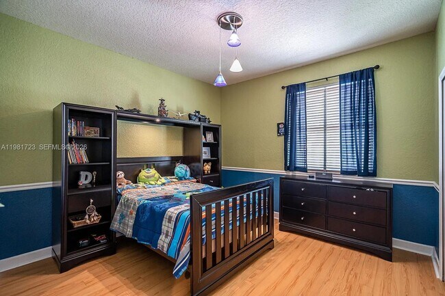 Building Photo - 3182 SW 189th Ave