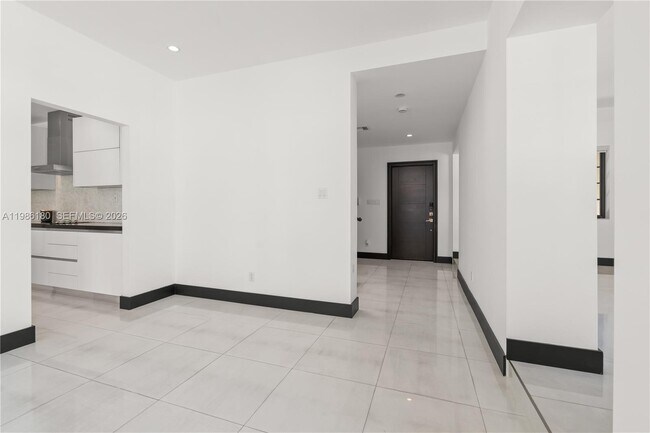 Building Photo - 519 Alhambra Cir